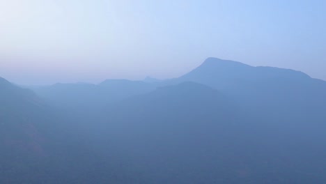 hermoso amanecer en bisle ghat ka india