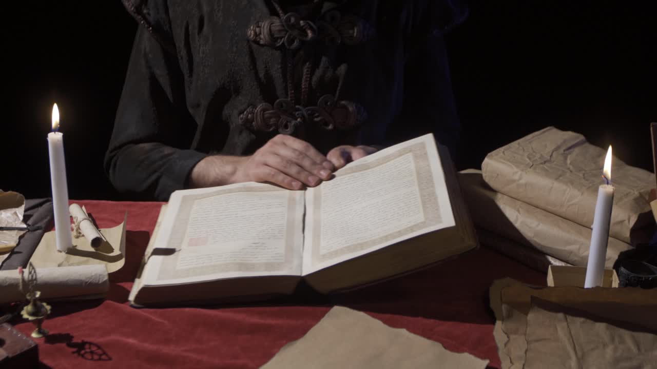 역사적 시대적 책.