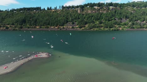 Hood-River-Kiteboarding-In-Der-Columbia-River-Gorge-Kiteboarding-Hood-River-Oregon