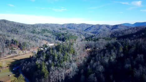 Antena-De-Montañas-En-El-área-De-Cove-Creek-Del-Condado-De-Watauga-Cerca-De-Boone-Y-Blowing-Rock-Nc,-Carolina-Del-Norte