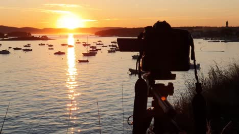 Making-timelaps-with-professional-camera-at-sunrise