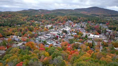 new-development-in-blowing-rock-nc,-north-carolina-aerial-push-in