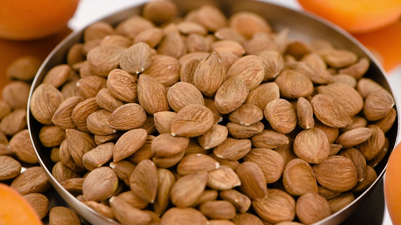 질이 벗겨진 아브리코스 어리가 회전하는 판에 (무로 을 수 있습니다)