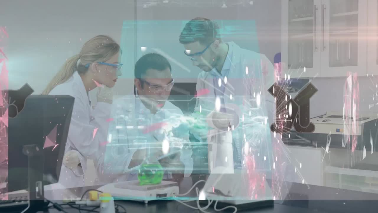 animación del procesamiento de datos diversos en pantallas digitales sobre trabajadoras y trabajadores de laboratorio caucásicos
