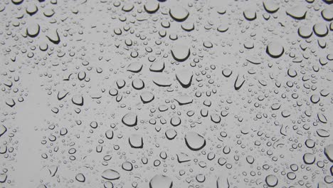 clima lluvioso fuera de la ventana