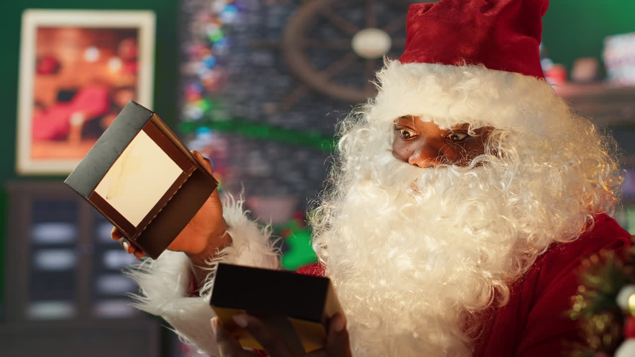 선물을 든 산타클로스