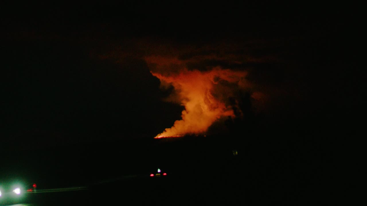 2022년 11월 28일 하와이 섬에서 분출하는 마우나 로아