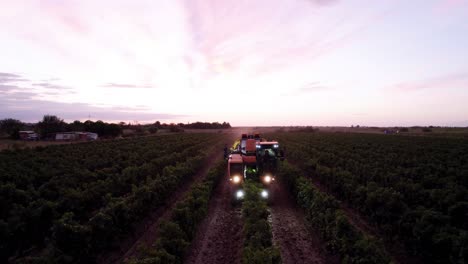 Máquina-Especial-Utilizada-Para-La-Cosecha-De-Uvas