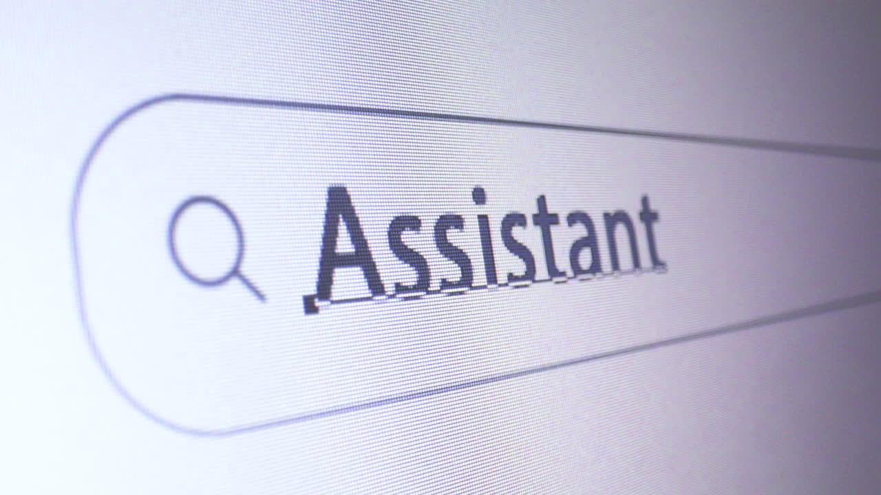 búsqueda en la barra del navegador con la palabra clave asistente escrita en la pantalla de la computadora, concepto seo