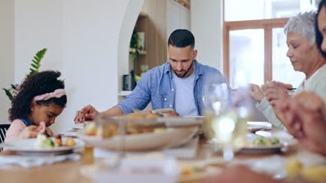 Große-Familie,-Abendessen-Und-Feier-Zu-Hause