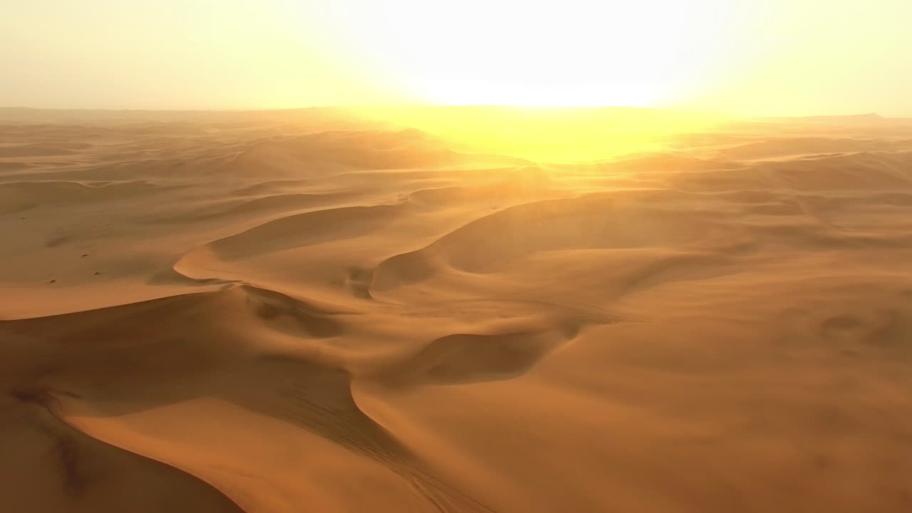 amanecer sobre el desierto de namibia