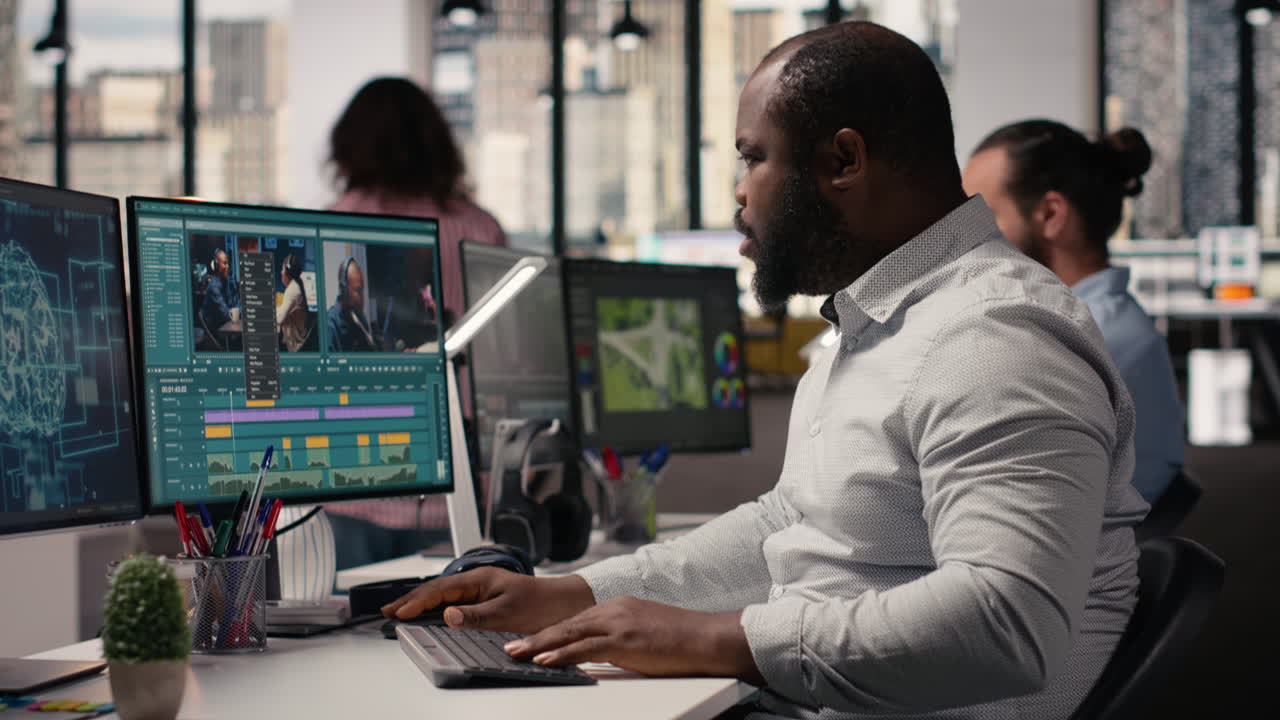 Editor video che taglia filmati grezzi con software AI avanzato su PC
