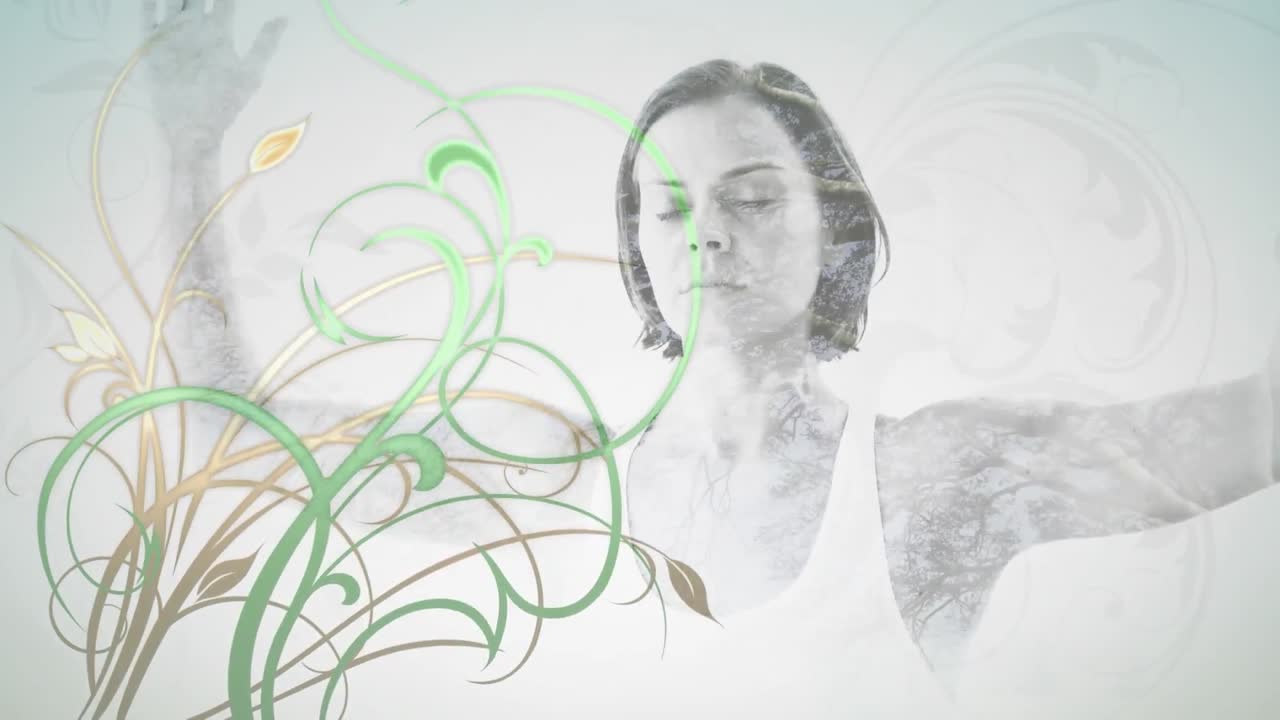 mujer meditando con flores