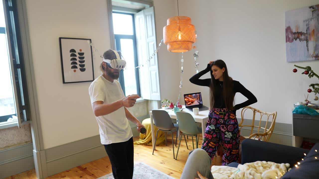 친구들이 vr 게임과 사교로 크리스마스를 축하하고 있습니다.