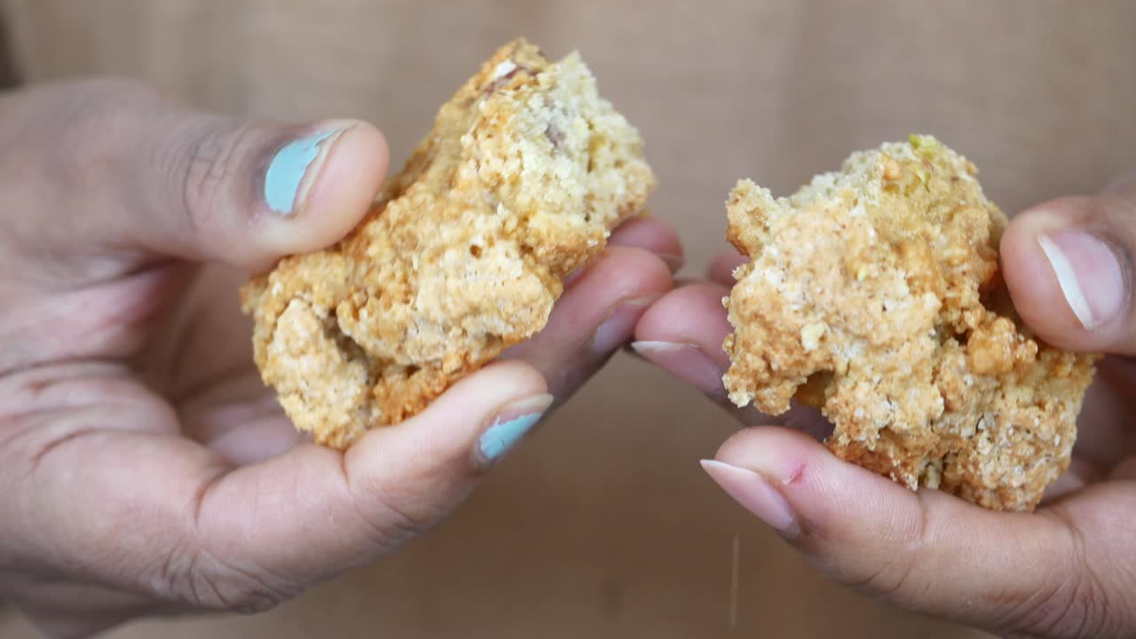 집에서 만든 피스타치오 쿠키의 클로즈업