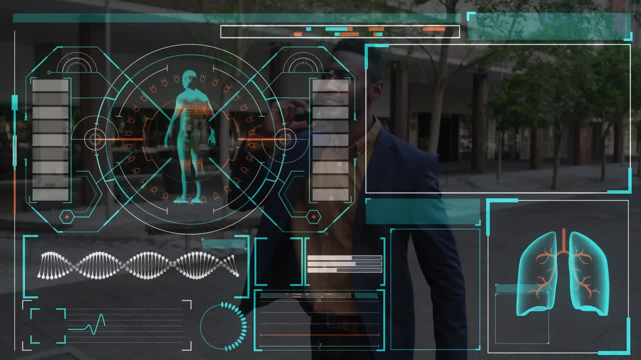 interfaz digital con procesamiento de datos médicos contra el hombre con la bolsa de carrito hablando en el teléfono inteligente