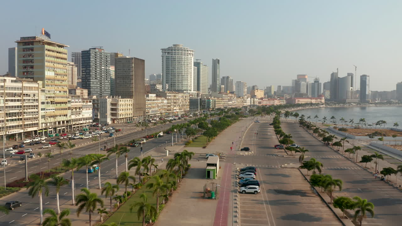 frente de viaje, centro de la ciudad de luanda, angola, áfrica hoy 2