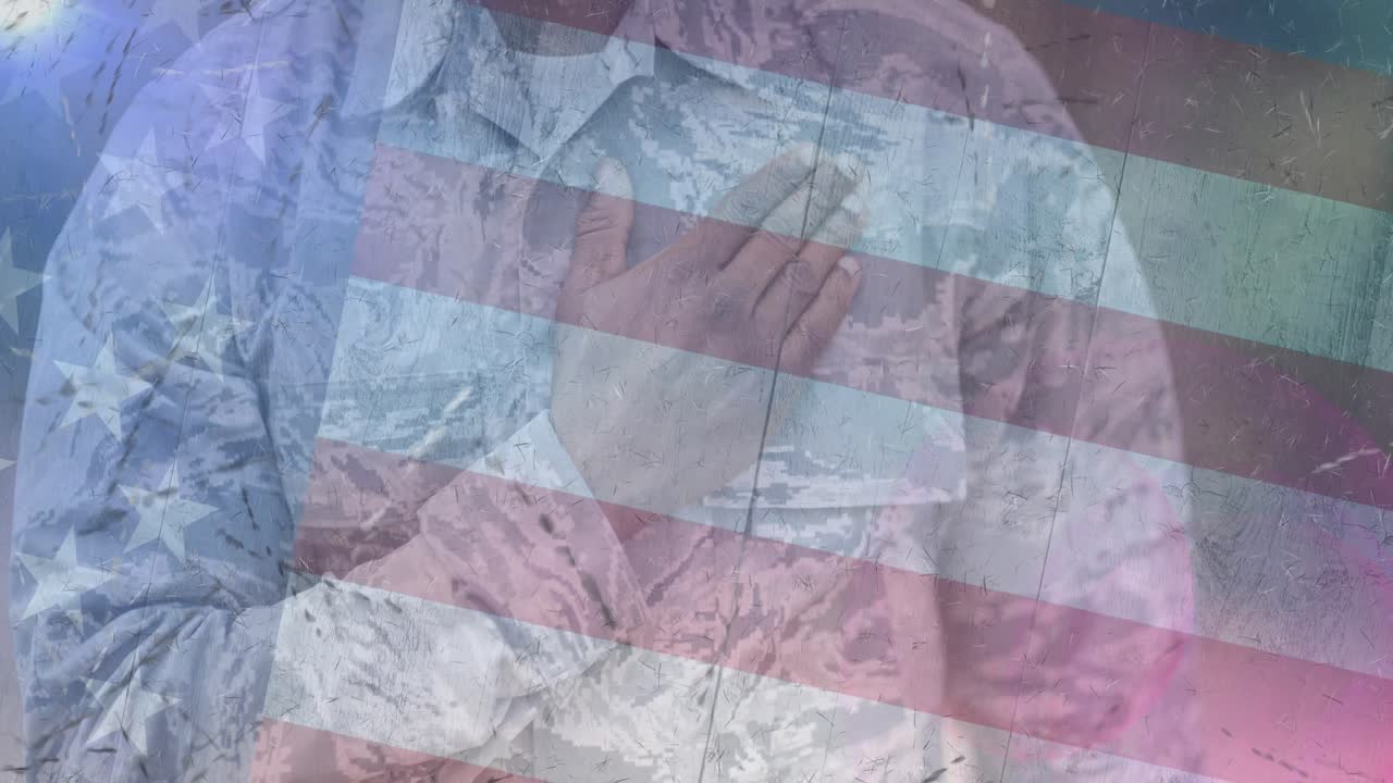 animación de un soldado saludando la bandera estadounidense