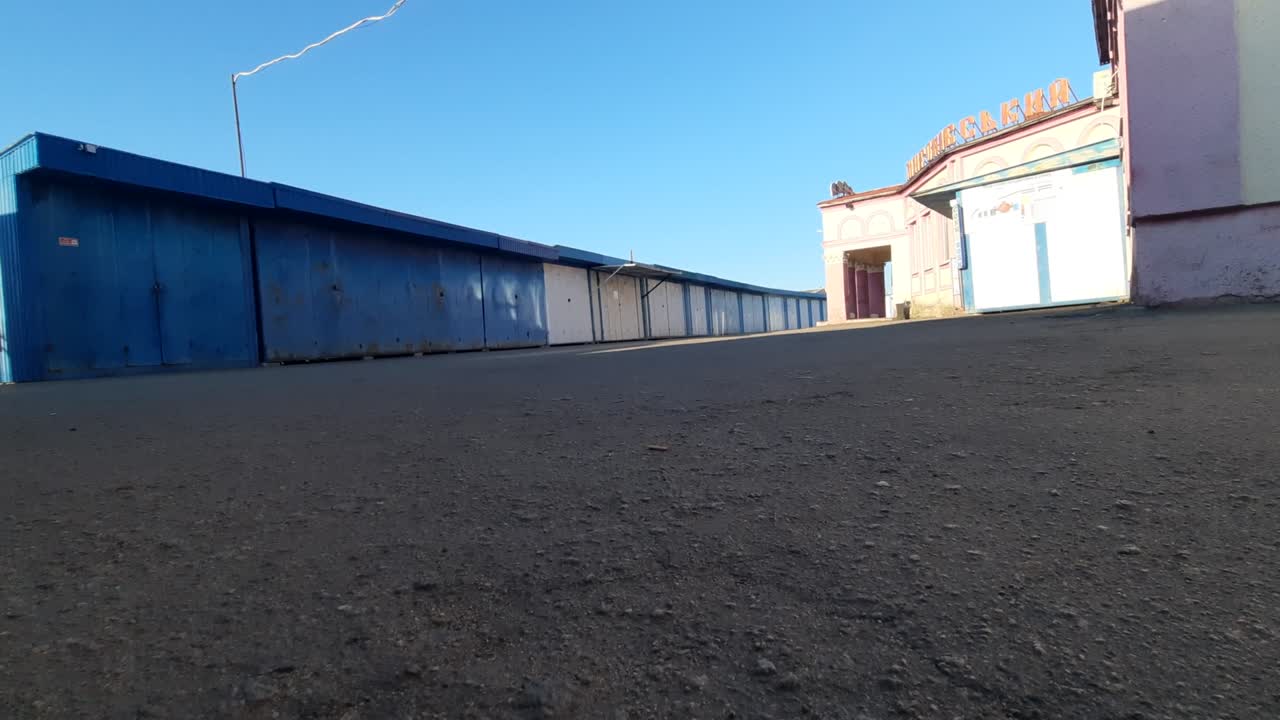 el viejo mercado vacío en ucrania