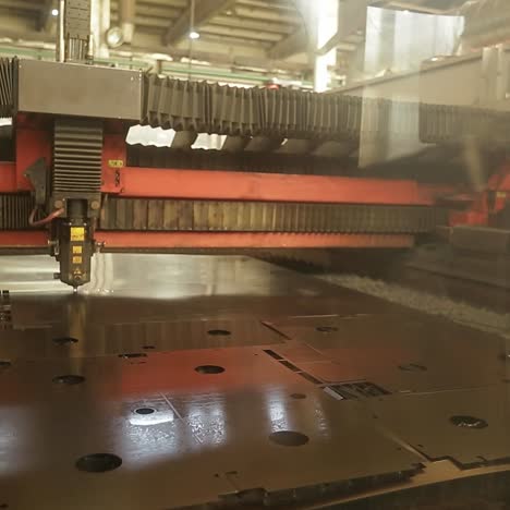 cutting metal sheet