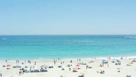 Der-Himmel-Hat-Einen-Platz-Auf-Erden,-Direkt-Am-Strand