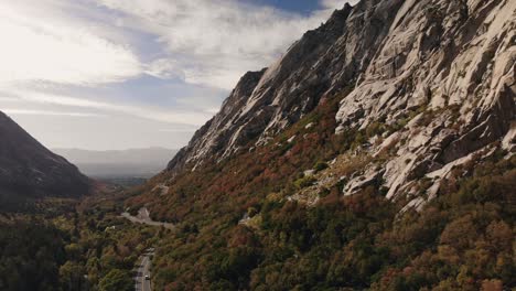 Mountainside-drone-shot-@base-of-Little-Cottonwood-Canyon-in-Salt-Lake-City,-Utah