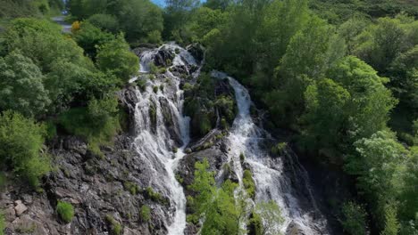 High-Rock-Mountains-With-Flowing-Furelos-River-In-Toques,-Mellid,-Galicia,-Spain