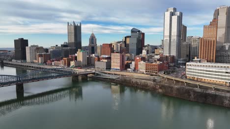 pittsburgh skyline during golden hour on beautiful day