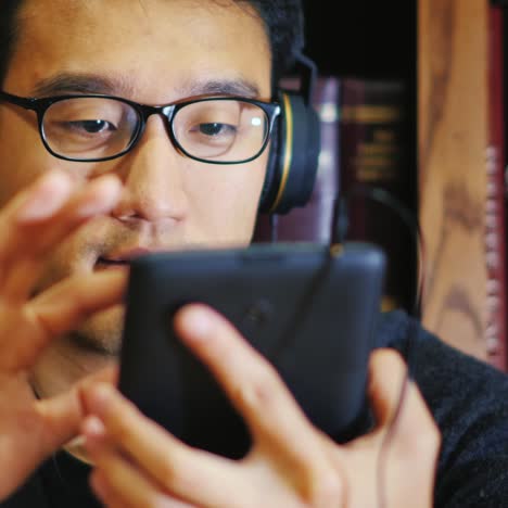 Portrait-Of-A-Korean-Man-In-Glasses-1