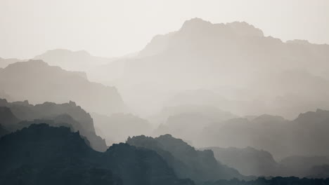 Niebla-En-El-Valle-De-Las-Montañas-Rocosas