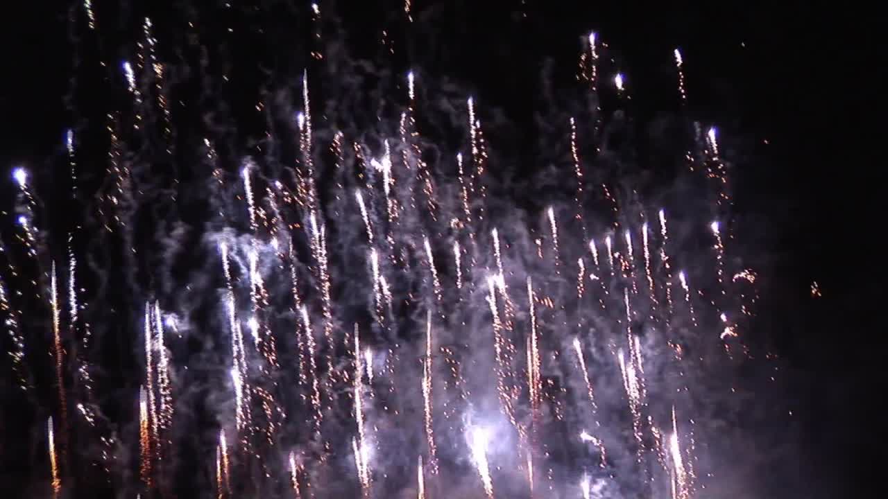 explosiones de fuegos artificiales