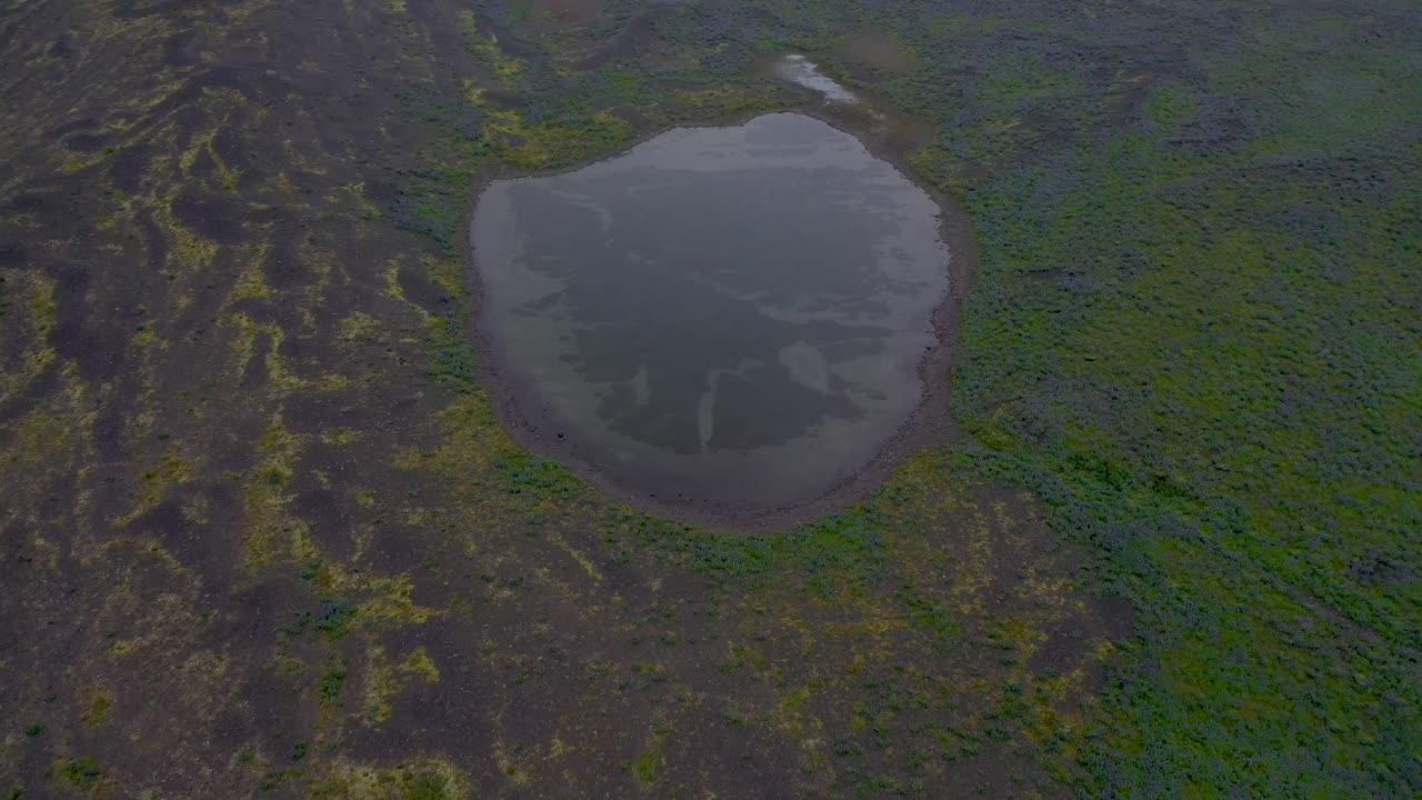 озеро и ледник в исландии 4k