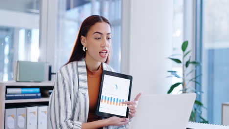 Virtual-meeting,-woman-in-office-with-laptop