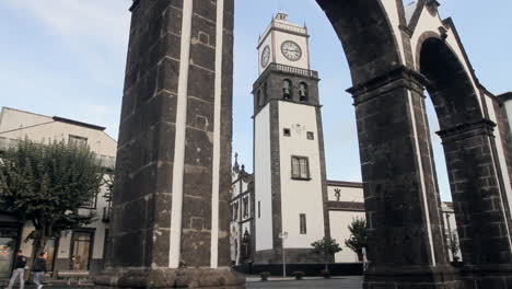 The-central-square-of-Ponta-Delgada,-city-clock-in-the-background