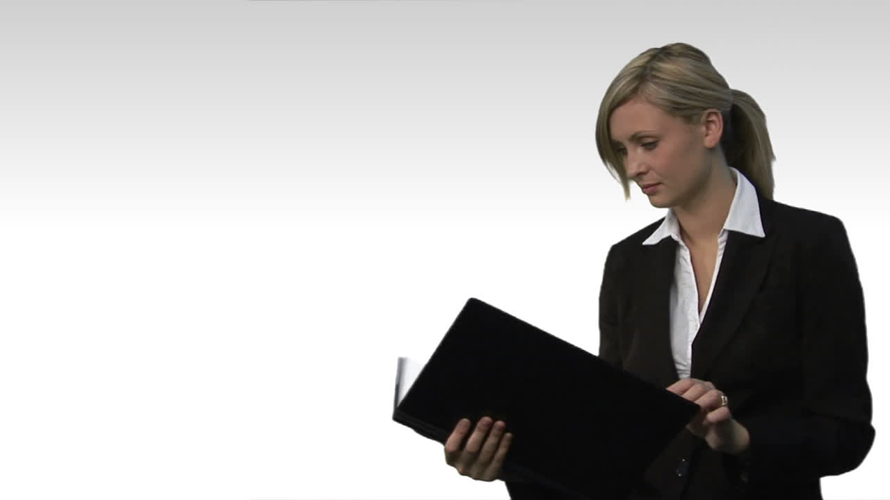 hermosa joven mujer de negocios con el archivo 3