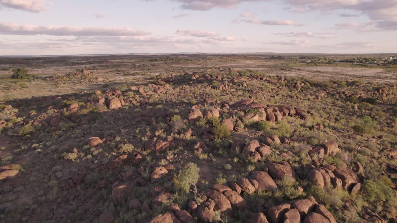 화강암 바위 더미, 티부부라, 뉴사우스웨일즈, 호주의 공중 전망