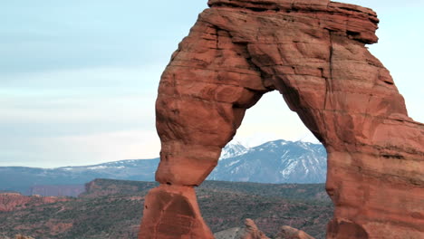 slow rightpan of delicate arch in utah's arches national park