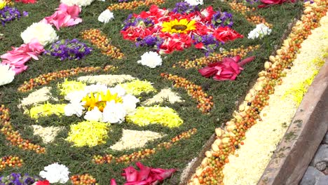 making sawdust carpet in holy week