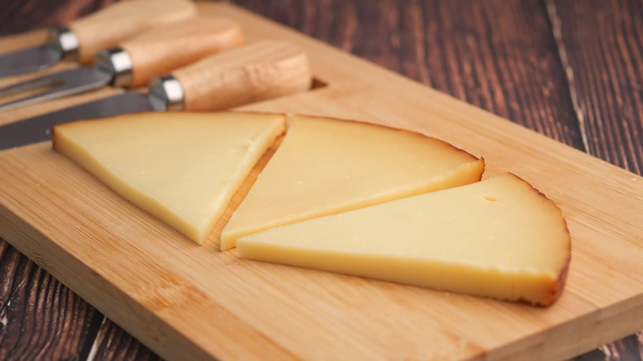 Cheese Platter with Cheese Knives