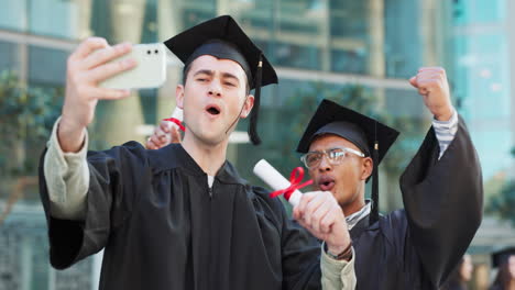 selfie, graduación y universidad con estudiantes