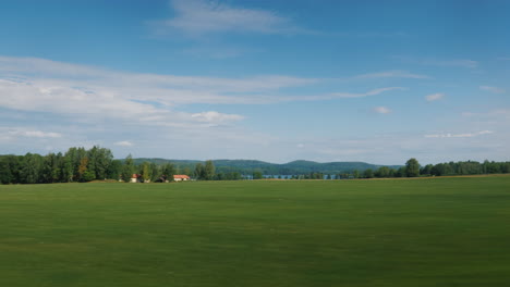 Reisen-Auf-Einer-Malerischen-Straße-In-Schweden-Ein-Blick-Aus-Einem-Autofenster-4k-Fenster