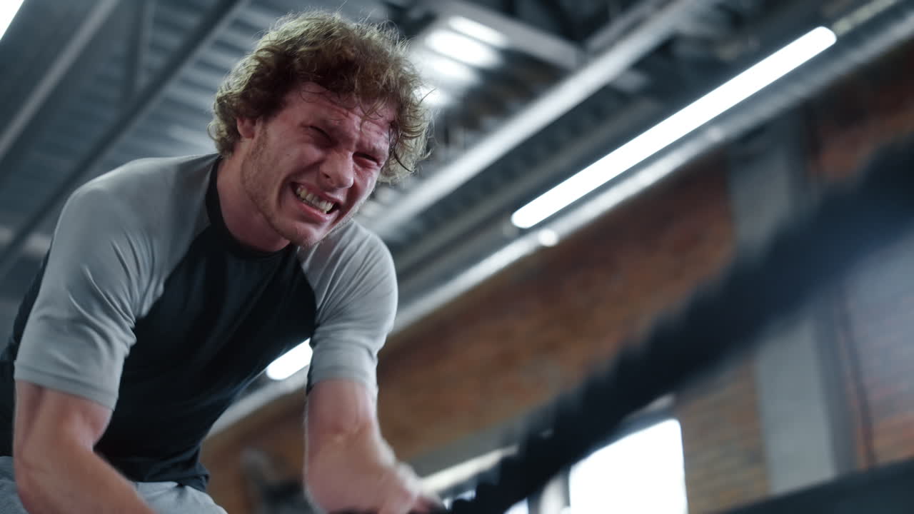 체육관 에서 분노 한 박서 훈련