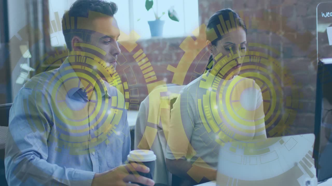 animación de escaneo de alcance sobre diversas personas de negocios en la oficina