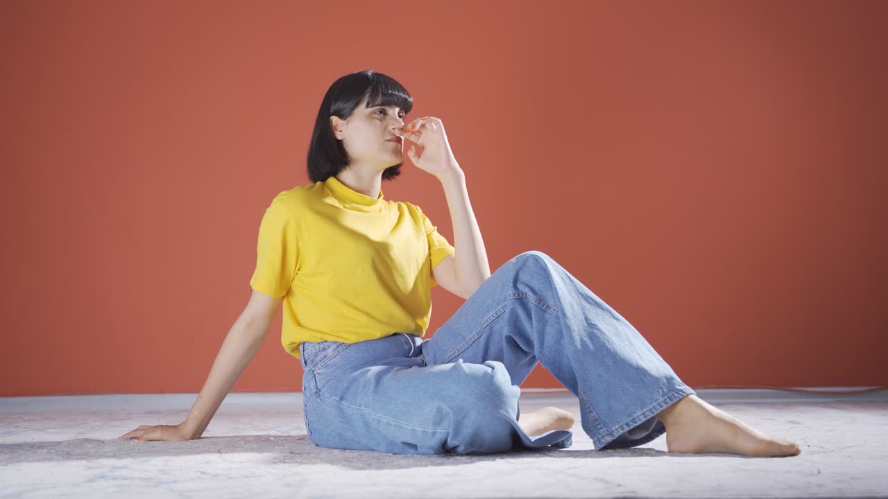 자신을 못생겼다고 생각하는 여자