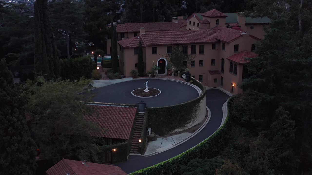 Aerial close-up and push-in shot of the elegant Paramour Estate in Los Angeles, California. 4K