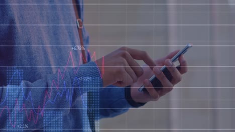 procesamiento de datos estadísticos contra la sección media de un hombre que usa un teléfono inteligente