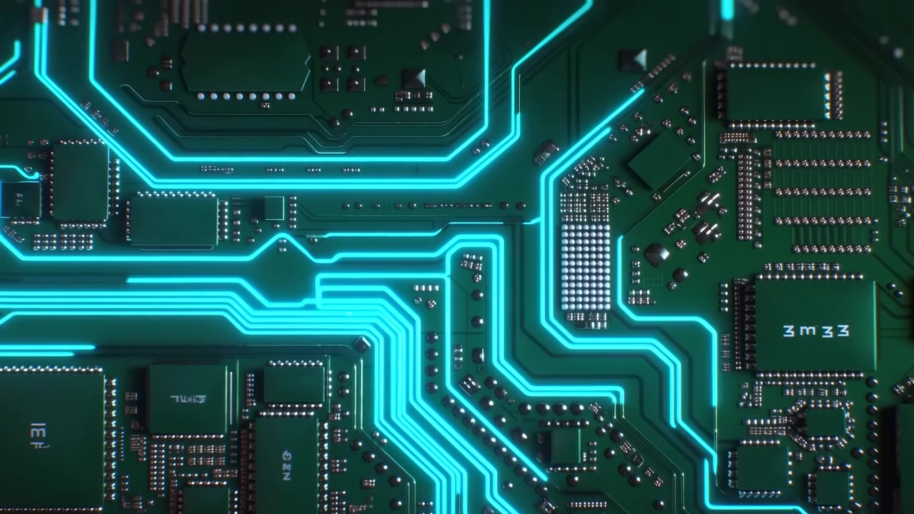 Iluminación cian recorre trazas grabadas a través de una placa de circuito impreso verde densamente poblada, revelando chips integrados, componentes de montaje superficial, almohadillas de soldadura, vías, conectores y detalles.