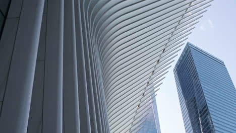 disegno iconico dell'oculus di new york al world trade center, hub di trasporto, manhattan