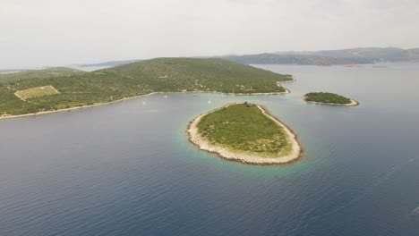 Una-Toma-Fantástica-De-Una-Hermosa-Isla-Croata