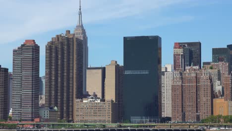 Der-Blick-Auf-Die-Skyline-Von-Manhatta-Von-Der-Long-Island-City